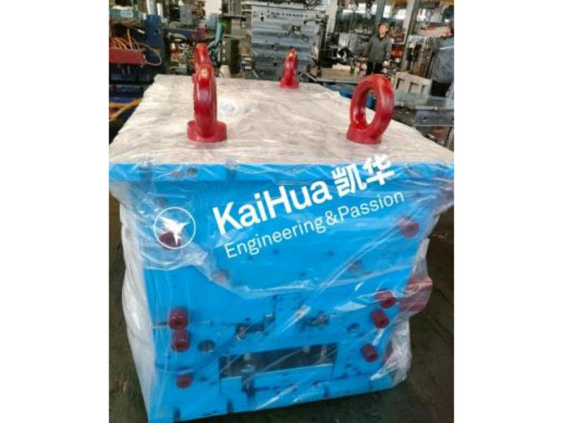 2-4Kaihua-Moulds-Transparent-Chair-Plastic-Mold-for-Mass-Production