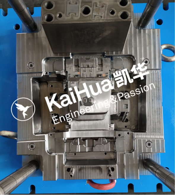 5 ARM REST BOX INJECTION MOLD