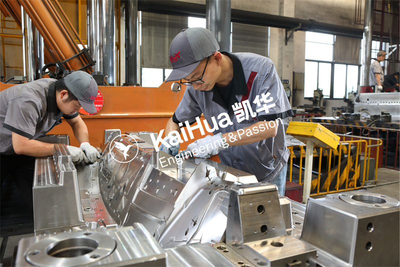 6-automotive-mold-manufacturing-process.jpg