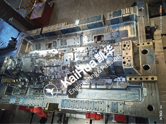 Automobile Dashboard Mould1
