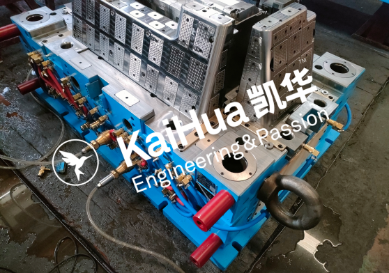 Custom-Shine-PC-Chair-Molding-Tool