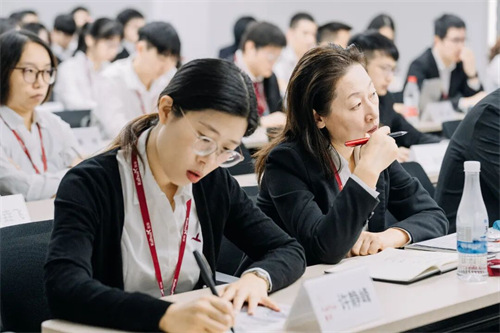 Deep-Draw Thin-Wall Automotive USB Carrier Component